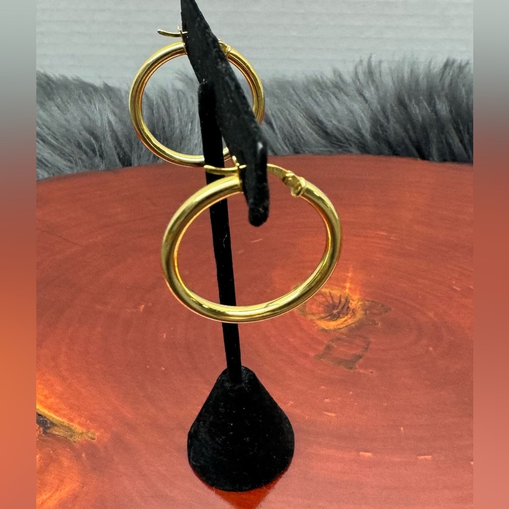 30mm Classic Hoop Earrings In 14 Karat Yellow Gold Over Sterling Silver - Picture 8 of 9